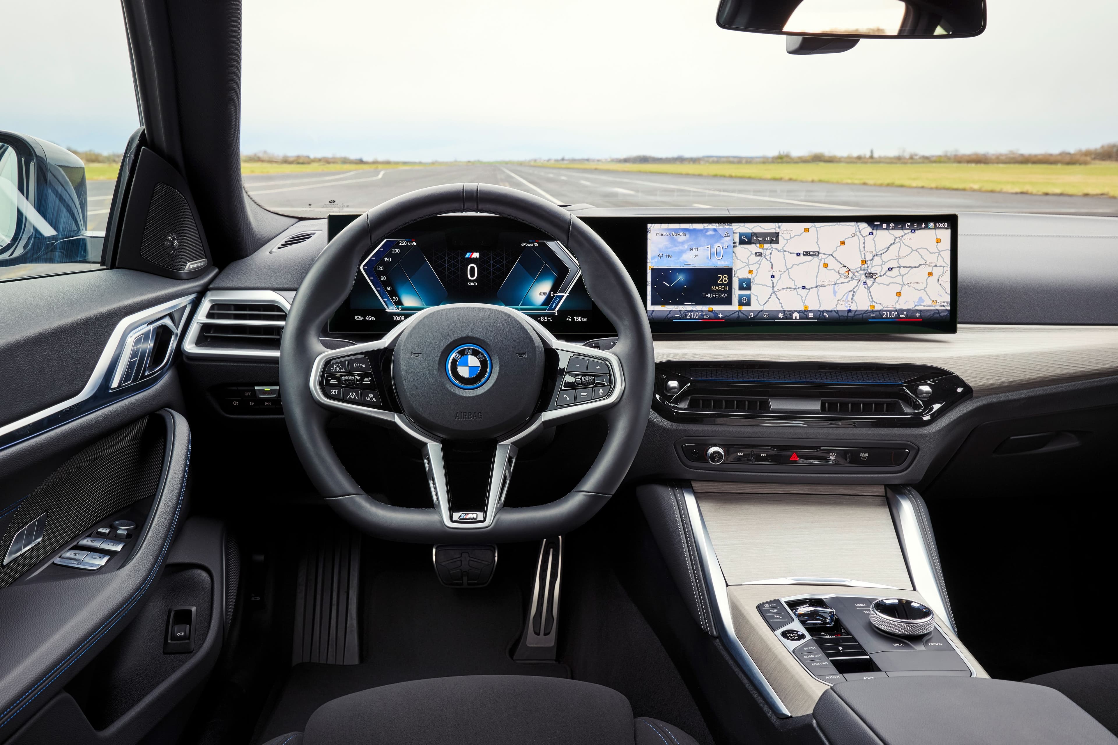 Interior do BMW i4: elegância e espaço