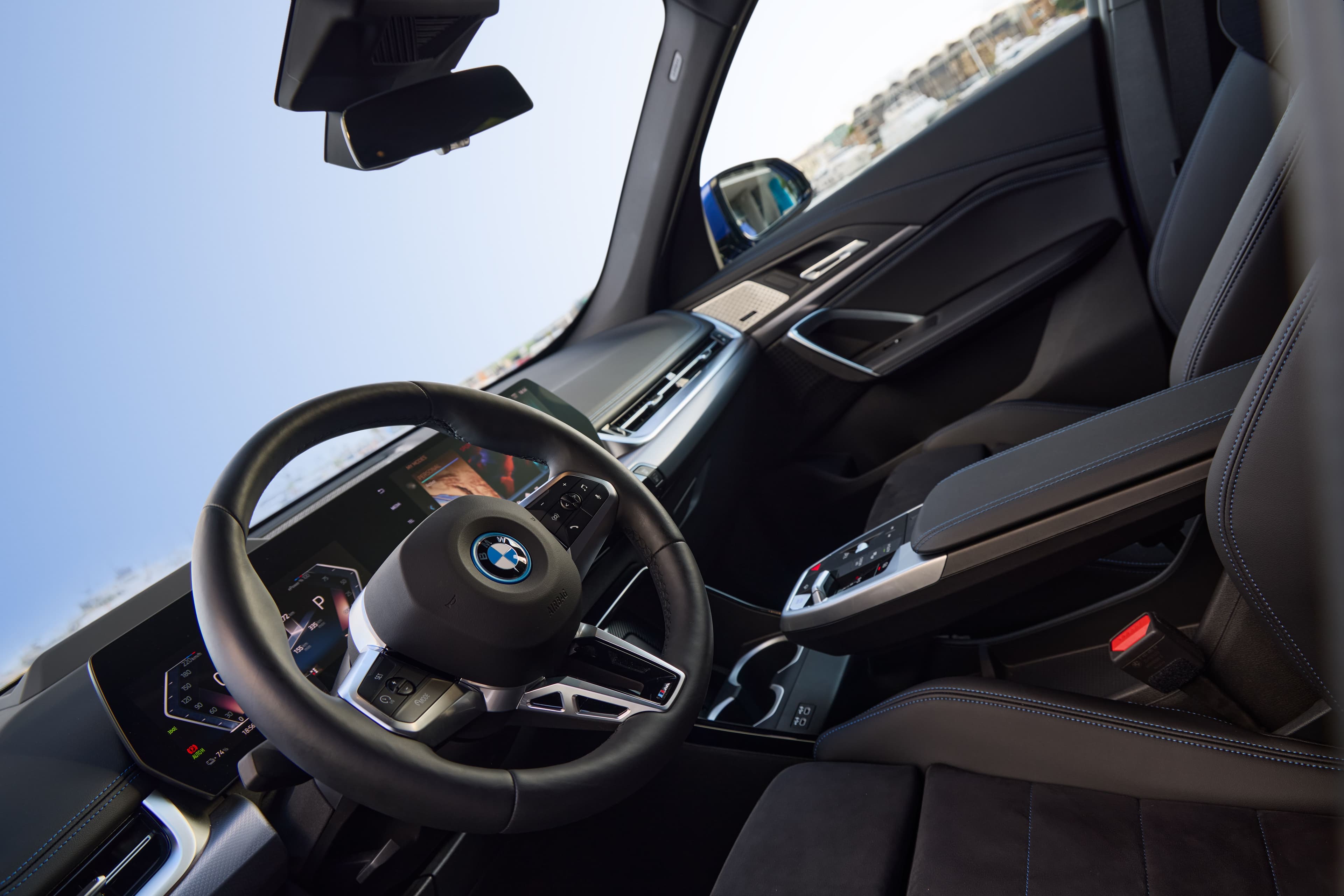 Experimente o BMW iX1 em Test Drive.