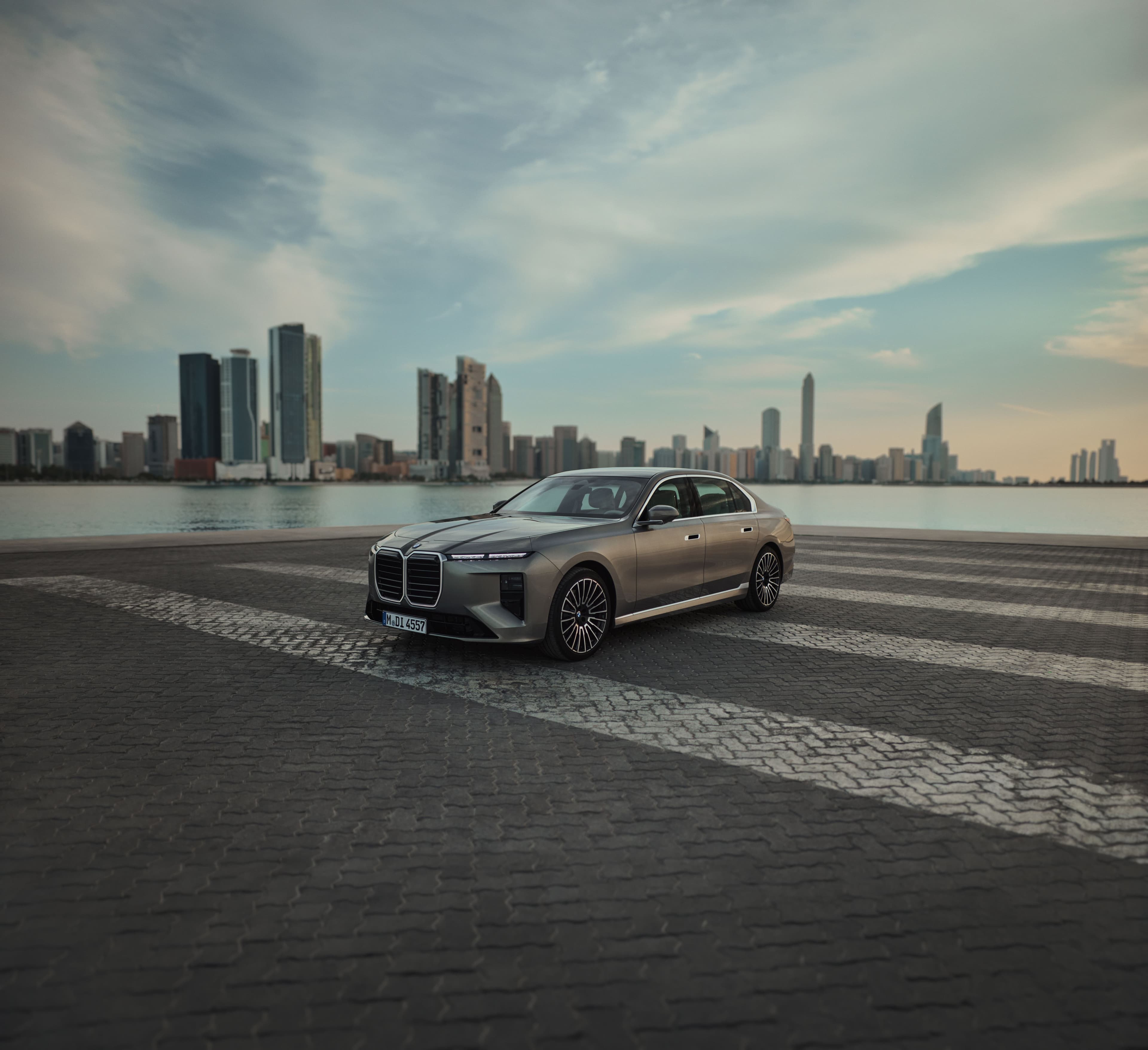 BMW i7